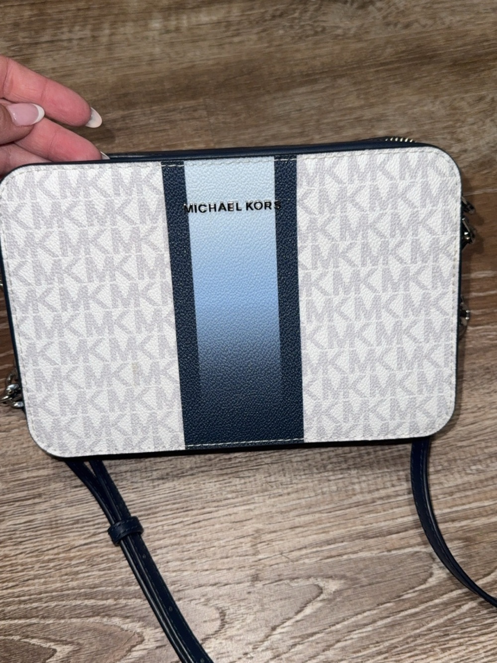 🤍🩵 Michael Kors Logo Crossbody